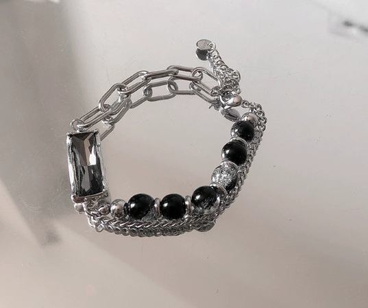 Minimalist Layered Chain Bracelet with Rectangular Crystal – Adjustable Silver Bracelet – Elegant Everyday Jewelry for Women