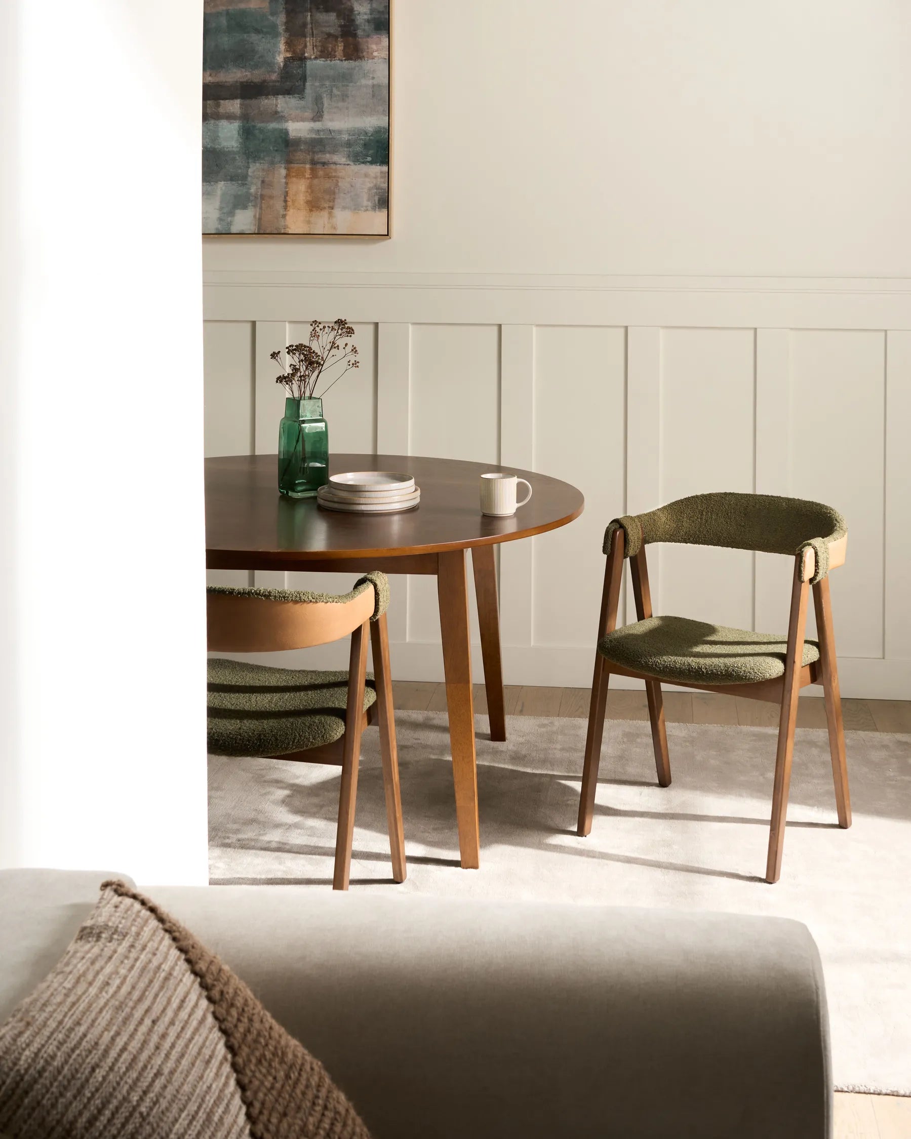 2 Dining Chairs in Traditional Style