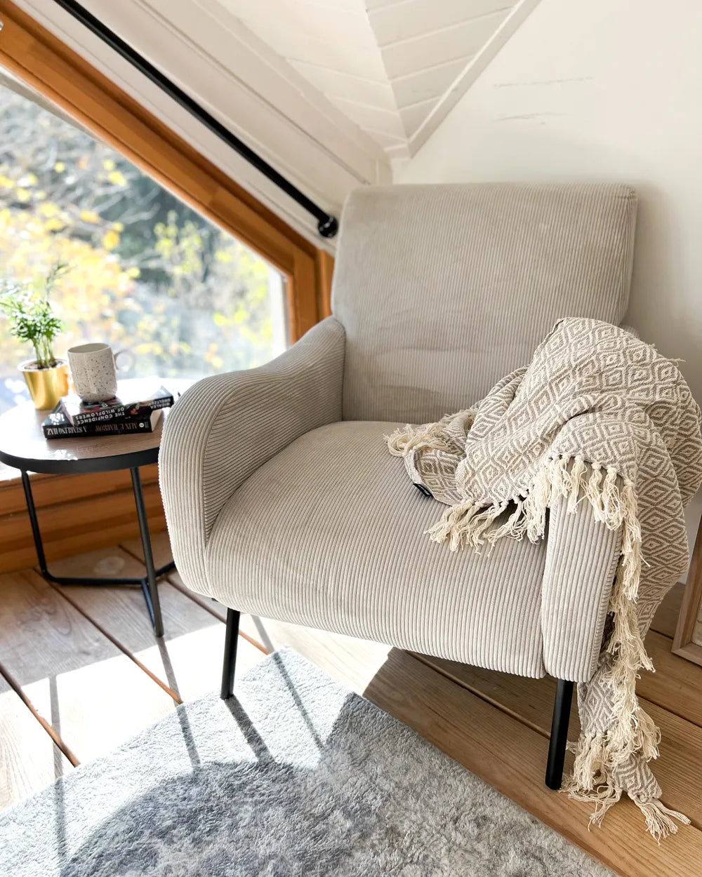 Armchair ALMIND Corduroy Light Grey – Retro Fabric Armchair with Deep Seat and Recessed Arms