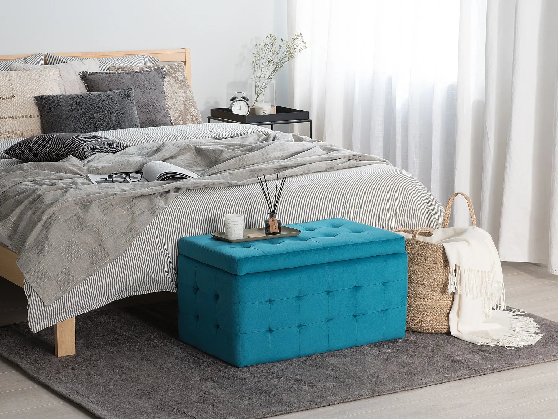 Storage Ottoman MICHIGAN Velvet – Tufted Upholstered Storage Bench with Hinged Lid, Multiple Colours