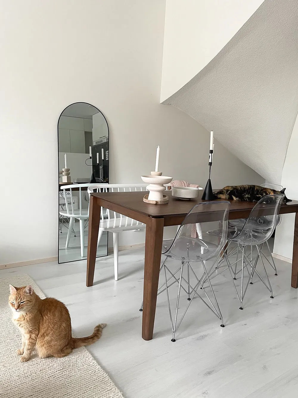 Dining Table LOTTIE Dark Brown 160 x 90 cm, Rectangular Walnut Veneer Table for 6 People