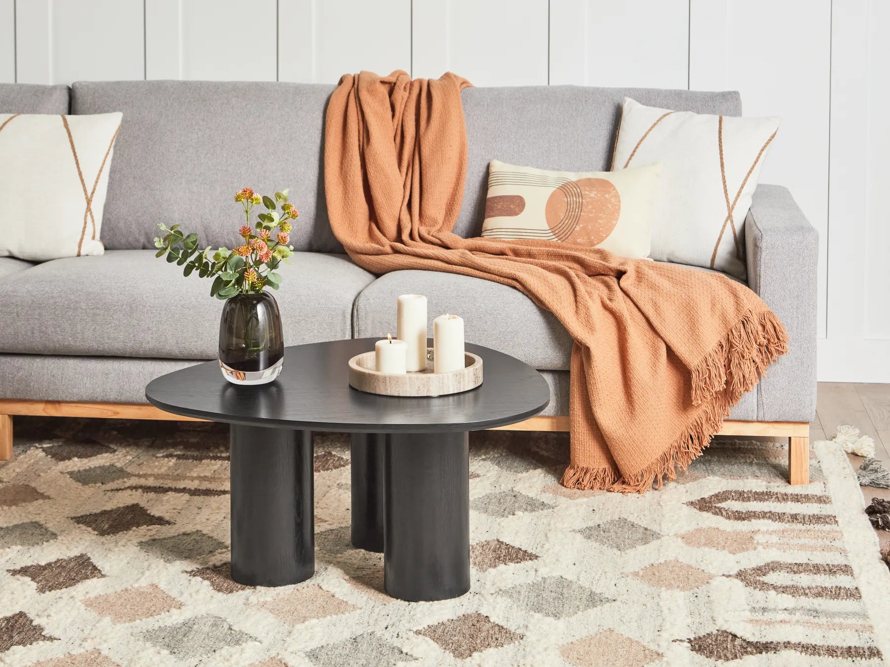 Coffee Table DACOMA Black – Round MDF Coffee Table with Column Legs