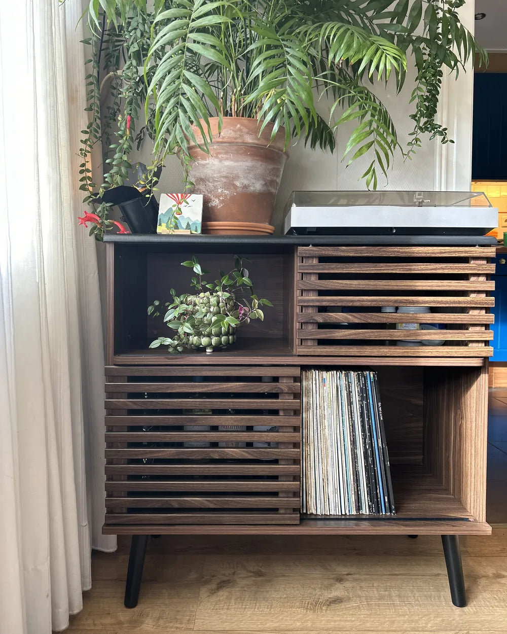 PERTH Dark Brown Sliding Door Cabinet – 80×40×80 cm Wooden-Style Storage Sideboard with Slatted Front