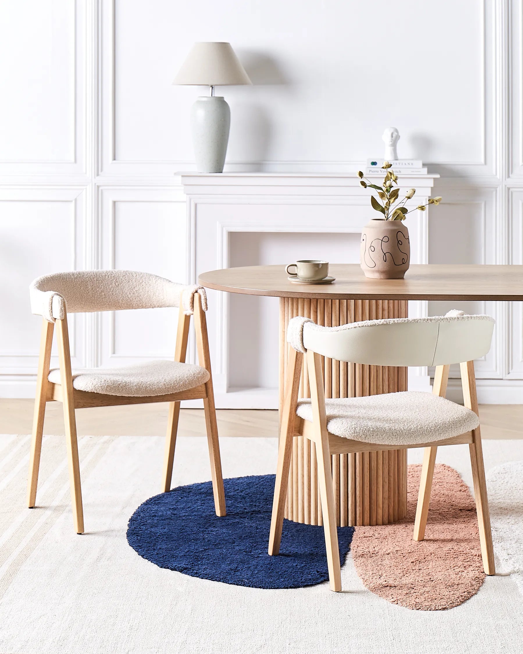 Set 2 Dining Chairs in Traditional Style