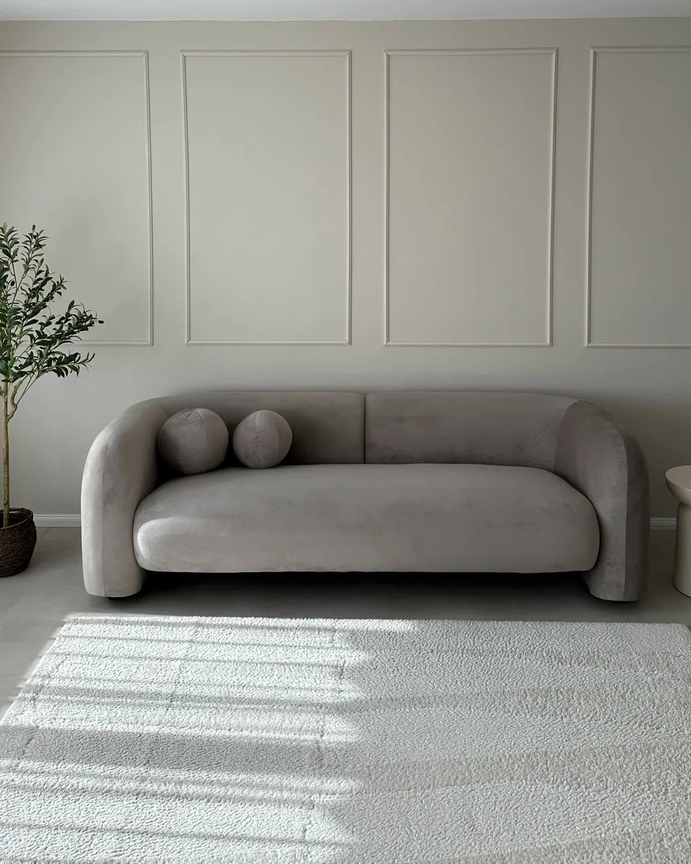 Sofa 3 Seater LEIREN Bouclé Velvet – Modern Curved Fabric Sofa with Cushions